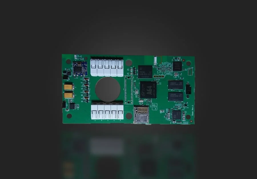 шлюз умного дома с SubGiga, BLE, Wifi управления внешними узлами (датчики температуры, датчики влажности, заслонки...) и связи с облаком AWS по протоколам MQTT/HTTP+SSL